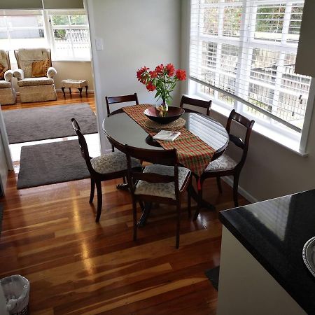 Cheerful 4 Bedroom Holiday Home Rotorua Kültér fotó
