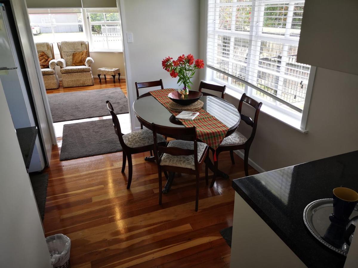 Cheerful 4 Bedroom Holiday Home Rotorua Kültér fotó