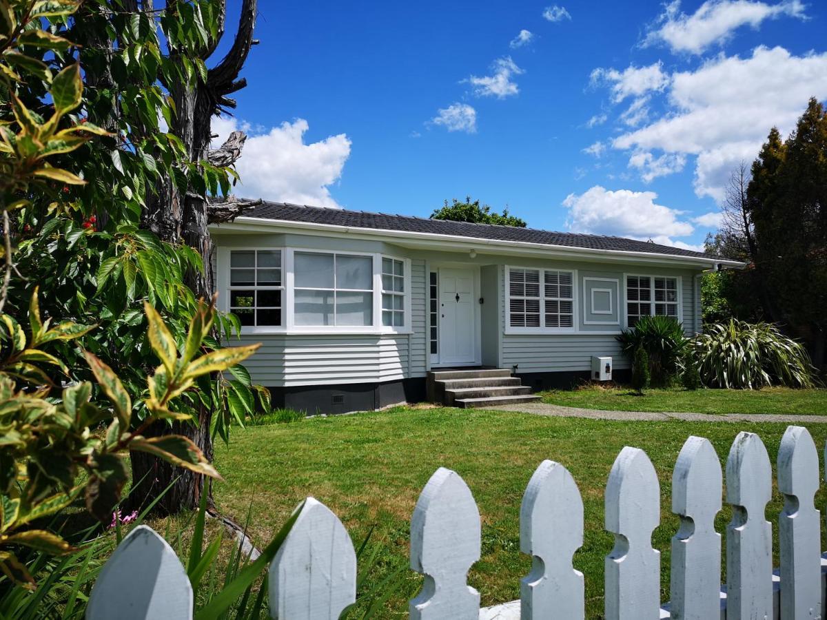 Cheerful 4 Bedroom Holiday Home Rotorua Kültér fotó