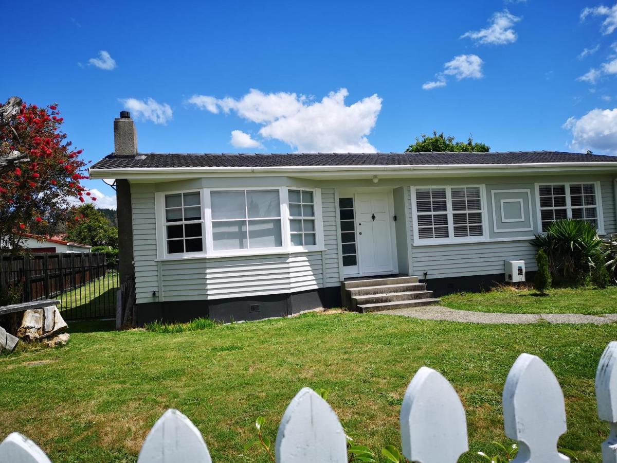 Cheerful 4 Bedroom Holiday Home Rotorua Kültér fotó